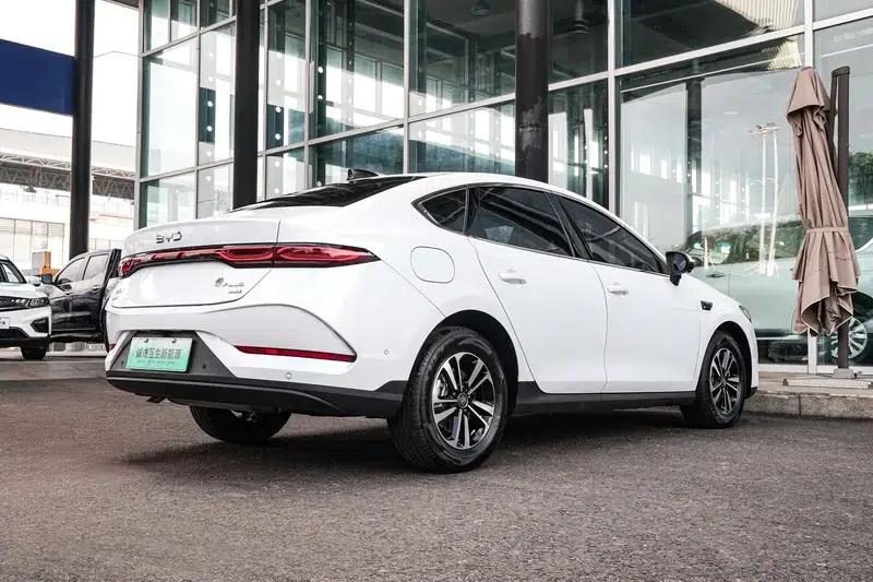 Qin PLUS DM 2025 Intelligent Driving Edition DM-i 120KM Superior Model — миниатюра 5
