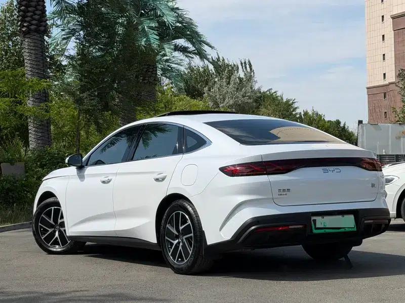 Qin L DM 2024 DM-i 120KM Super Edition — миниатюра 4