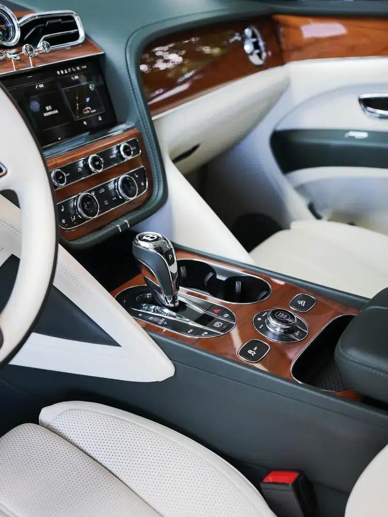 Bentayga 2021 4.0T V8 — миниатюра 13