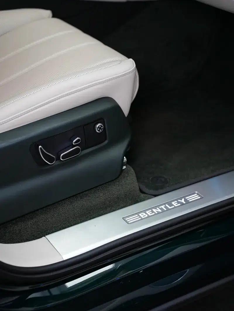 Bentayga 2021 4.0T V8 — миниатюра 15