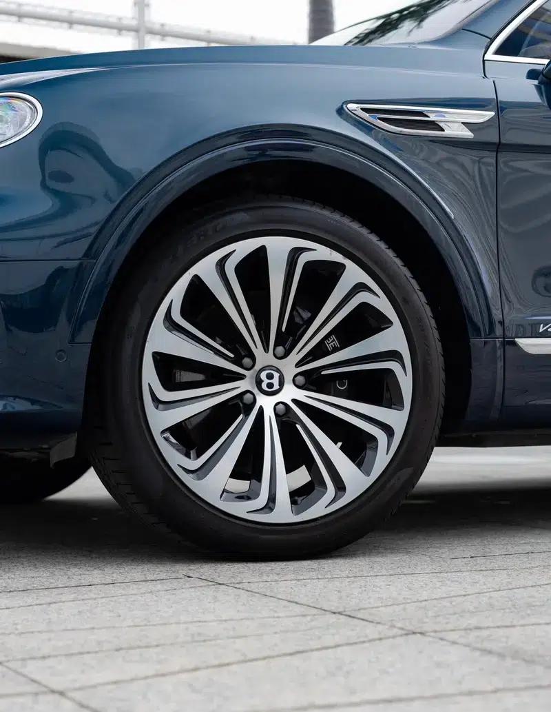 Bentayga 2022 4.0T V8 — миниатюра 11