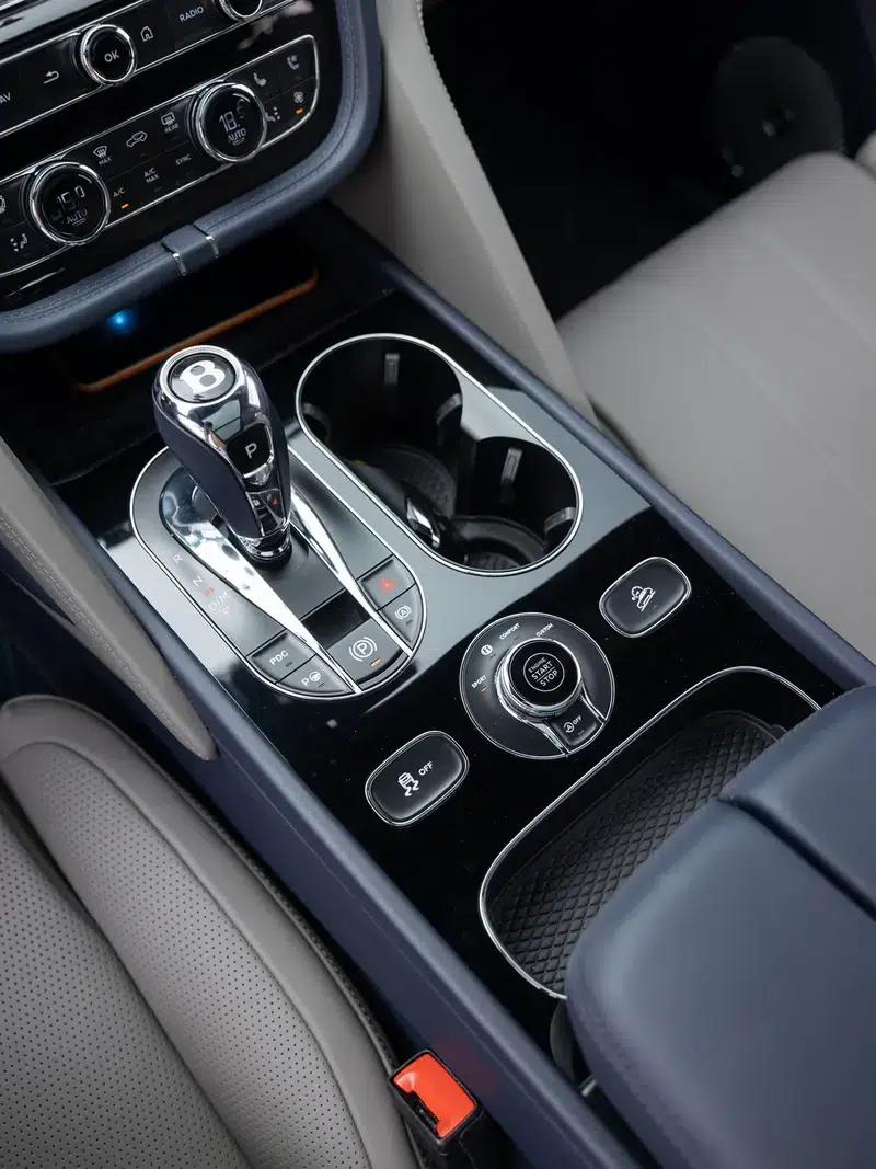 Bentayga 2022 4.0T V8 — миниатюра 12