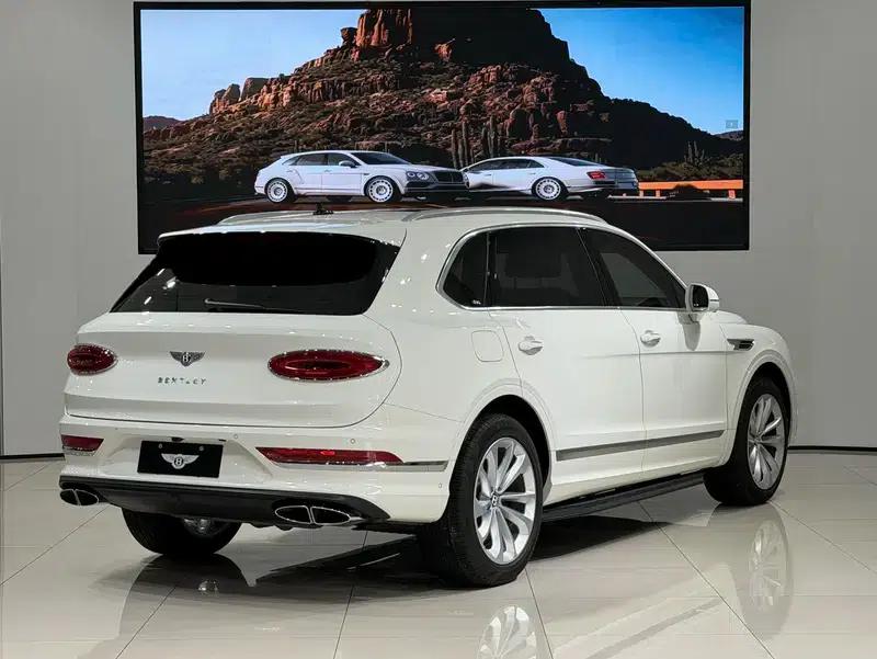 Bentayga 2024 4.0T V8 Long Wheelbase — миниатюра 4