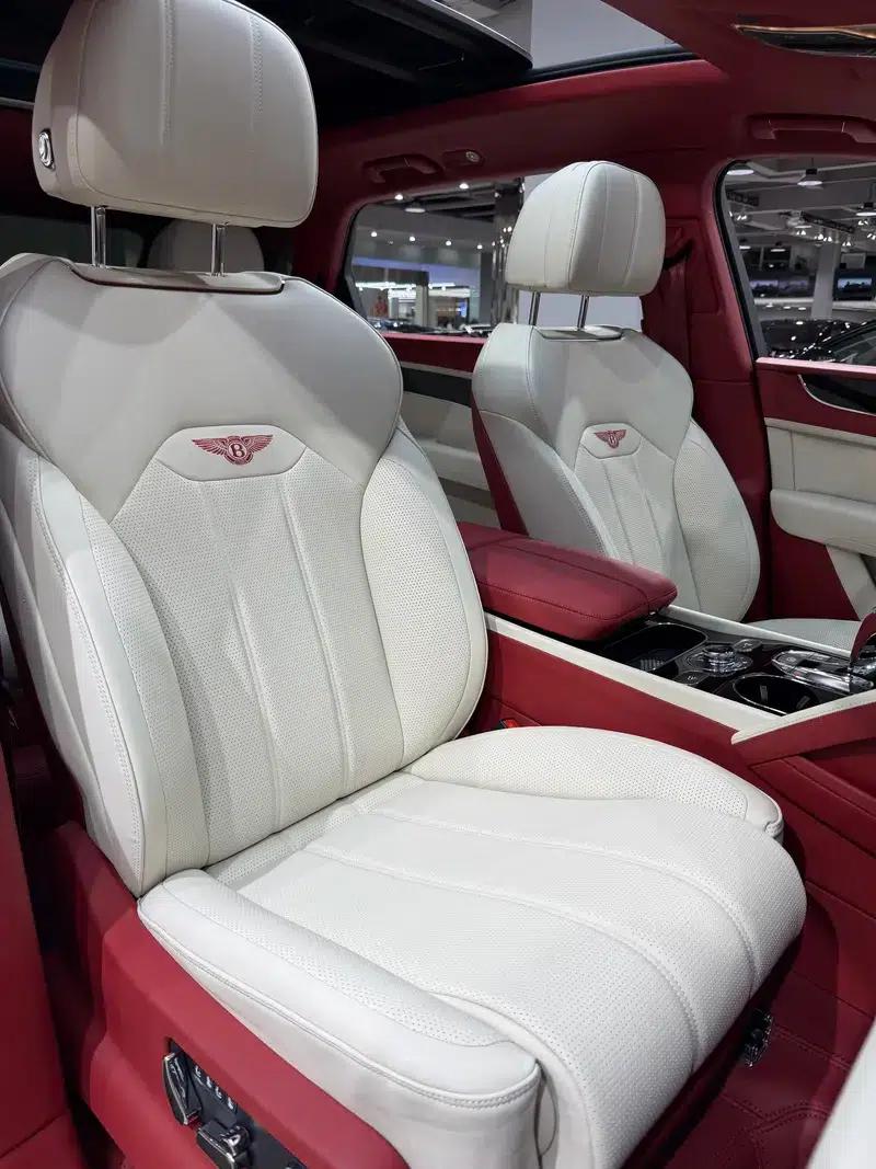 Bentayga 2024 4.0T V8 Long Wheelbase — миниатюра 5