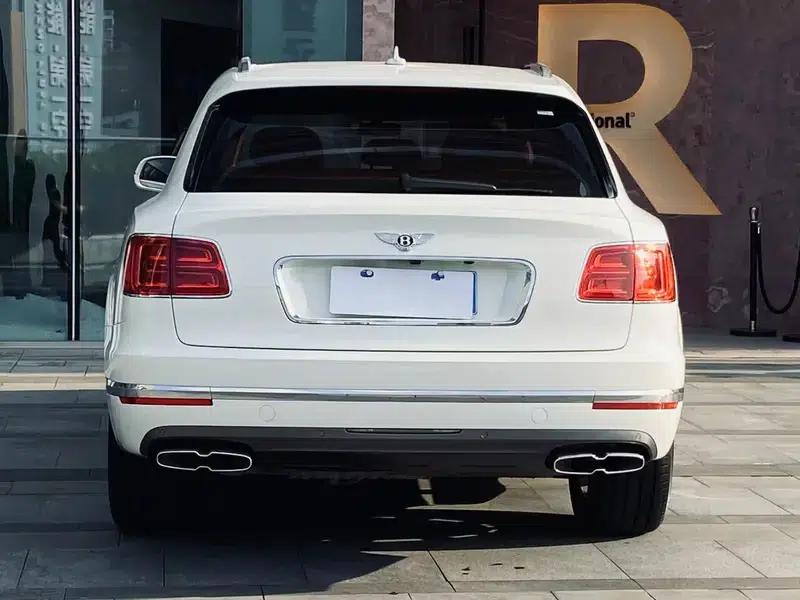 Bentayga 2018 4.0T Automatic 4WD 5-seater Parallel Import — миниатюра 4