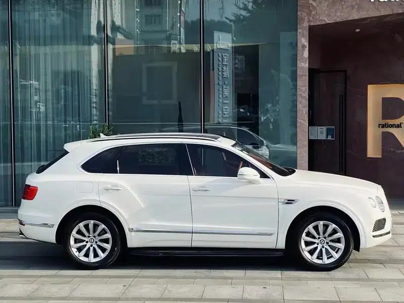 Bentayga 2018 4.0T Automatic 4WD 5-seater Parallel Import — миниатюра 6