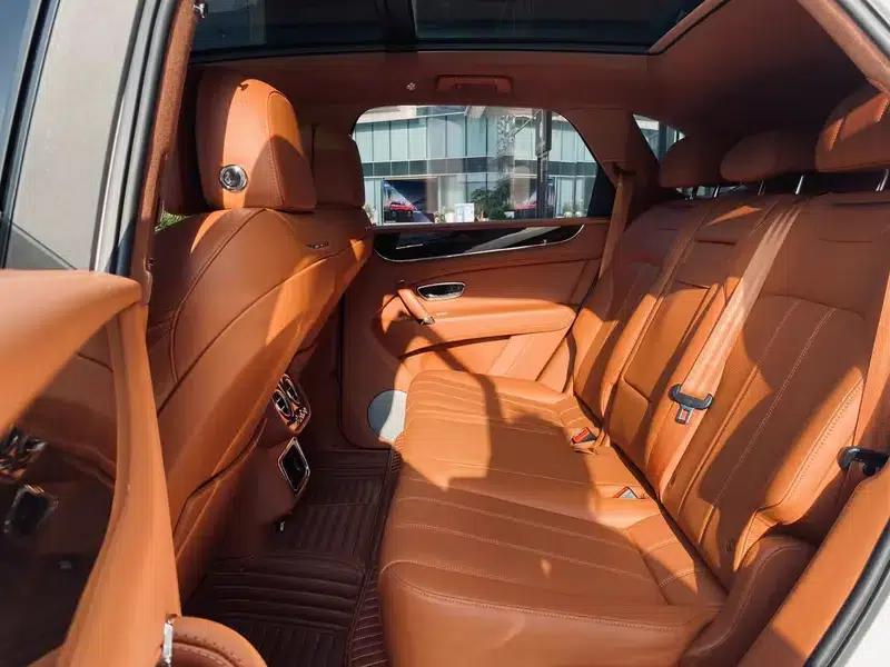 Bentayga 2018 4.0T Automatic 4WD 5-seater Parallel Import — миниатюра 9