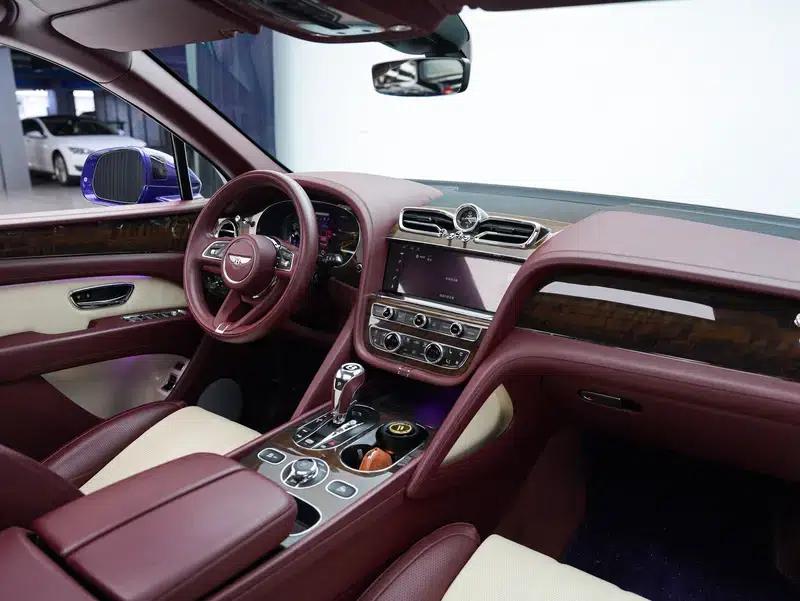 Bentayga 2021 4.0T V8 — миниатюра 18