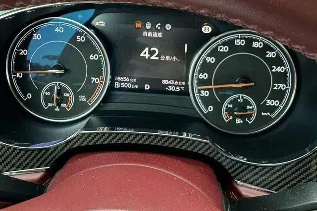 Bentayga 2021 4.0T V8 — миниатюра 7