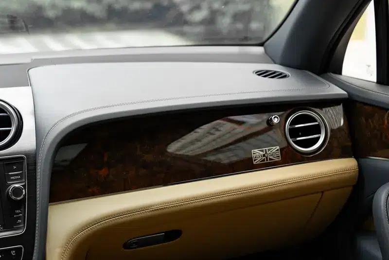 Bentayga 2016 6.0T First Edition Limited Edition — миниатюра 11