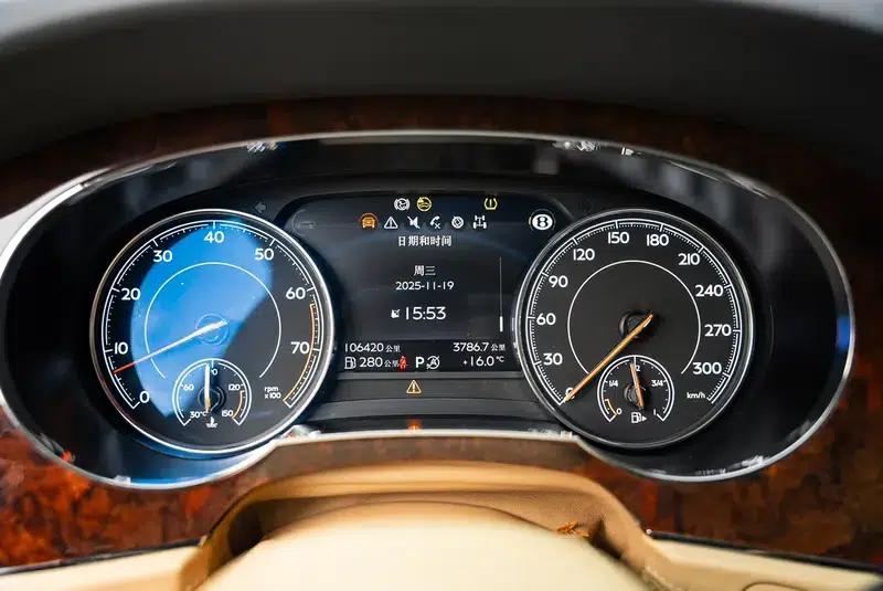 Bentayga 2016 6.0T First Edition Limited Edition — миниатюра 15