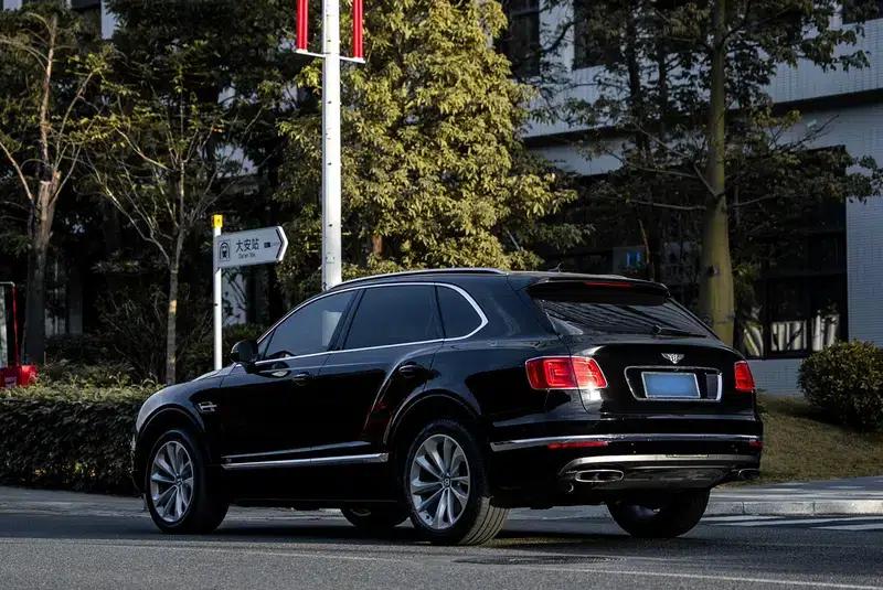 Bentayga 2016 6.0T First Edition Limited Edition — миниатюра 4