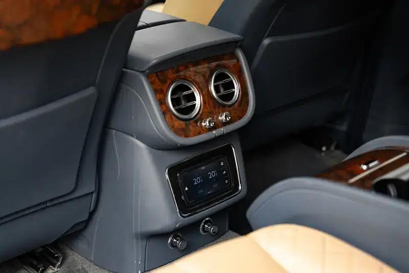 Bentayga 2016 6.0T First Edition Limited Edition — миниатюра 8