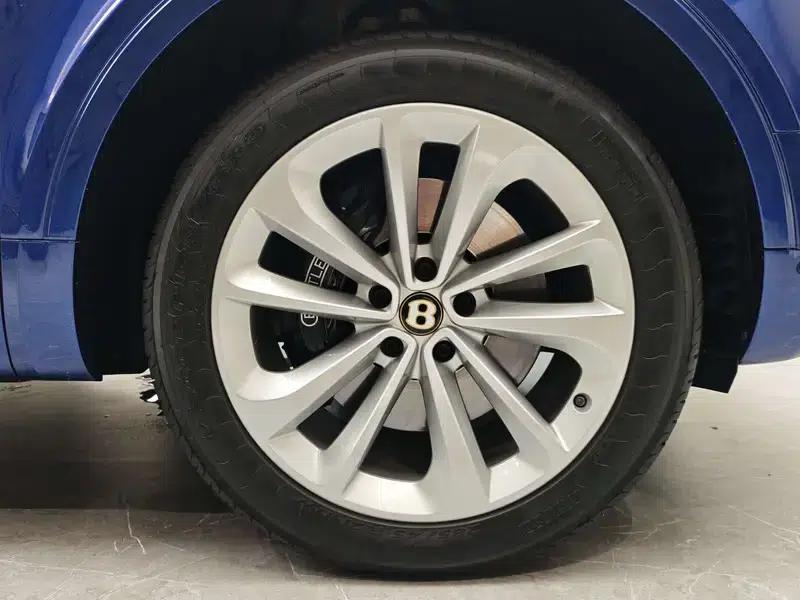 Bentayga 2020 4.0T Automatic AWD 4-seater Parallel Import — миниатюра 6