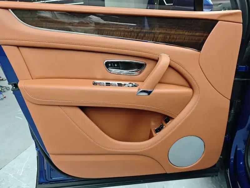 Bentayga 2020 4.0T Automatic AWD 4-seater Parallel Import — миниатюра 7