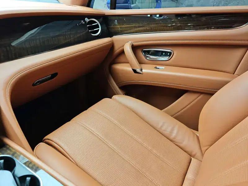 Bentayga 2020 4.0T Automatic AWD 4-seater Parallel Import — миниатюра 8