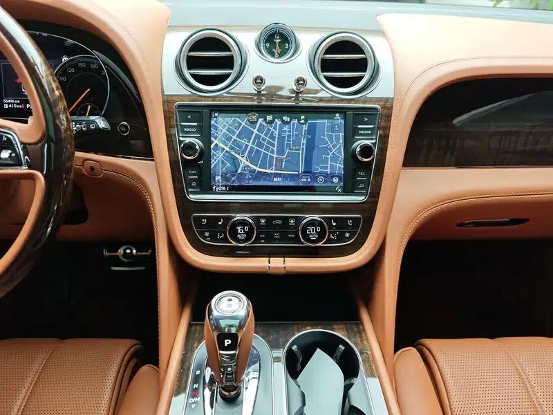Bentayga 2020 4.0T Automatic AWD 4-seater Parallel Import — миниатюра 10