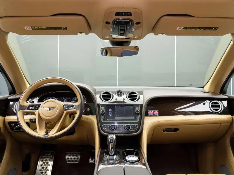 Bentayga 2016 6.0T Automatic AWD 4-seater Parallel Import — миниатюра 10