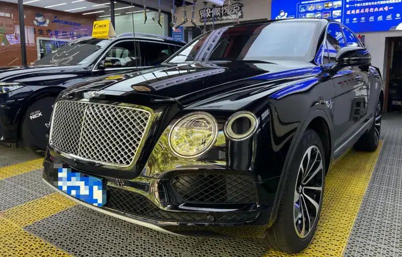 Bentayga 2017 6.0T Standard Edition — миниатюра 1