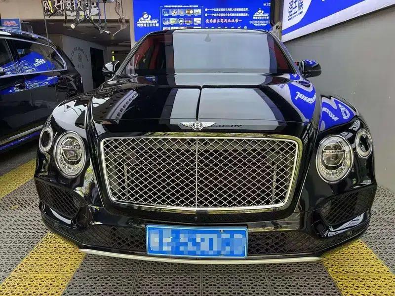 Bentayga 2017 6.0T Standard Edition — миниатюра 2