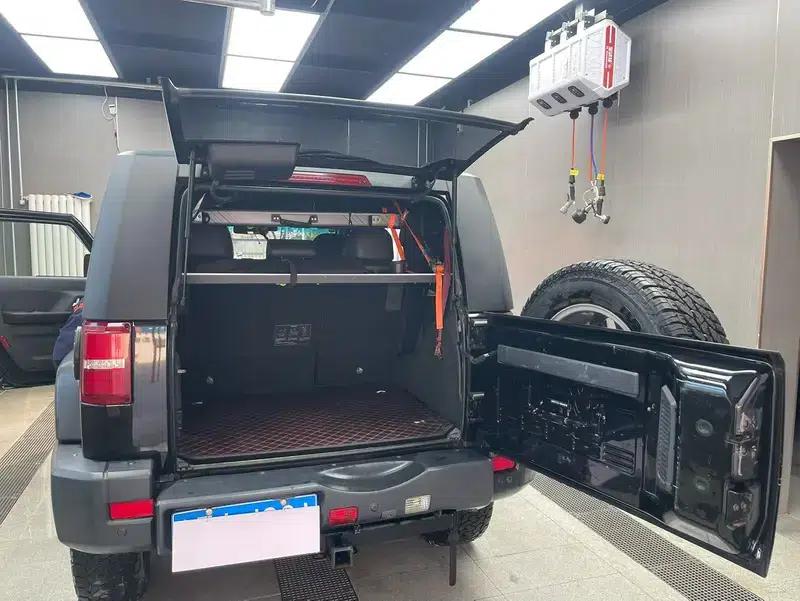 Beijing BJ40 2016 40L 2.3T Automatic 4WD Premium Edition — миниатюра 6