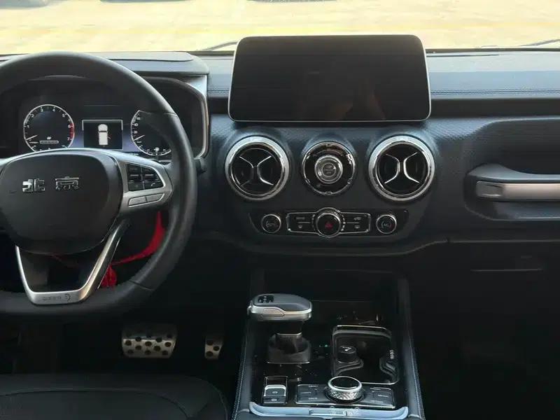 Beijing BJ40 2023 2.0T Automatic 4WD City Hunter Edition (Hero Model) — миниатюра 9