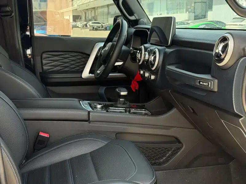 Beijing BJ40 2023 2.0T Automatic 4WD City Hunter Edition (Hero Model) — миниатюра 10