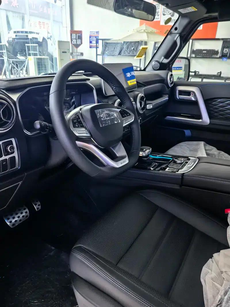 Beijing BJ40 2024 2.0D Automatic 4WD Blade Hero Glory Edition — миниатюра 3