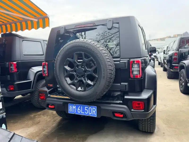 Beijing BJ40 2024 2.0D Automatic 4WD Blade Hero Glory Edition — миниатюра 3