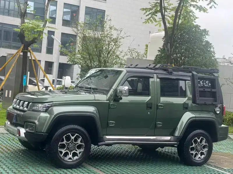 Beijing BJ40 2018 PLUS 2.3T Automatic 4WD Premium Edition — миниатюра 4