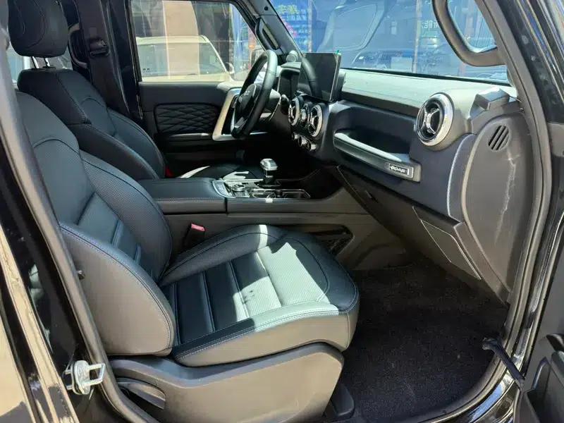 Beijing BJ40 2020 2.0T Automatic 4WD City Hunter Edition (Hero Model) — миниатюра 7