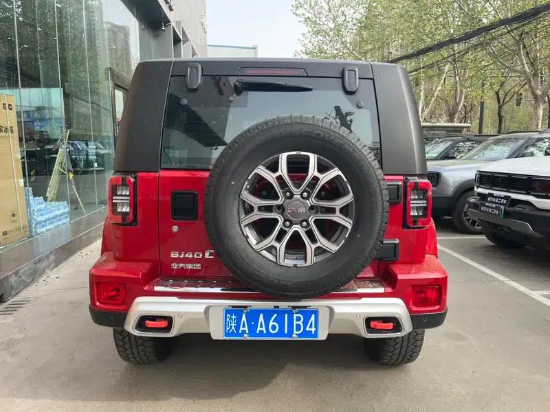 Beijing BJ40 2024 2.0T Automatic 4WD City Hunter Glory Edition — миниатюра 5