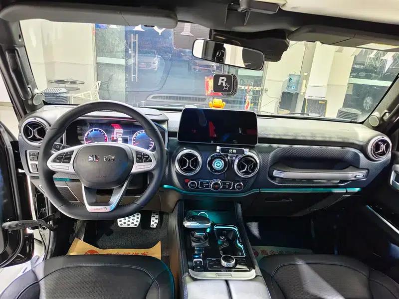 Beijing BJ40 2023 2.0T Automatic 4WD City Hunter Edition (Hero Model) — миниатюра 11