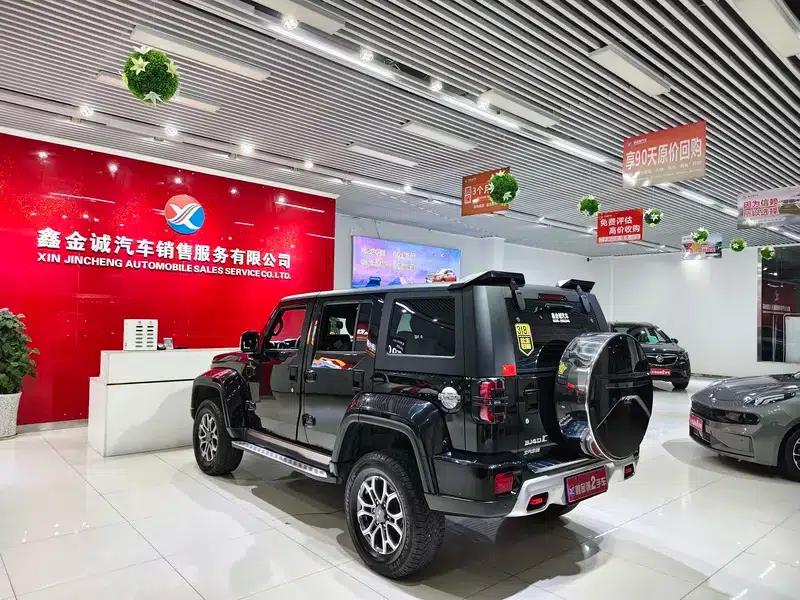 Beijing BJ40 2023 2.0T Automatic 4WD City Hunter Edition (Hero Model) — миниатюра 4
