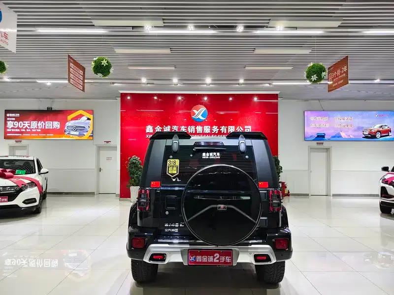 Beijing BJ40 2023 2.0T Automatic 4WD City Hunter Edition (Hero Model) — миниатюра 5