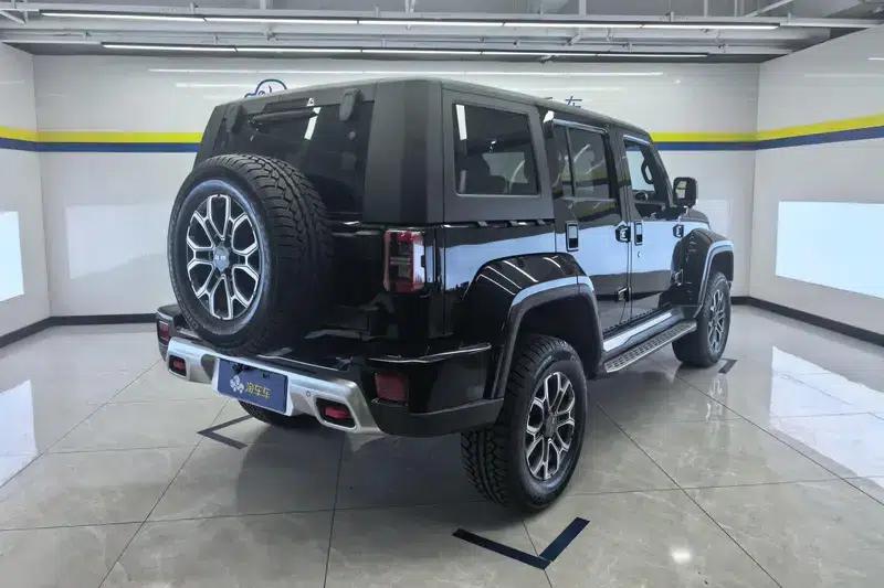 Beijing BJ40 2024 2.0T Automatic 4WD City Hunter Glory Edition — миниатюра 3