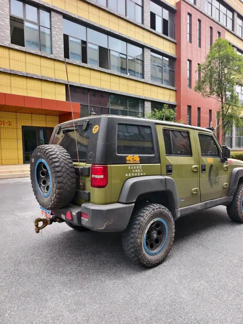 Beijing BJ40 2016 40L 2.0T Manual 4WD Premium Edition — миниатюра 6