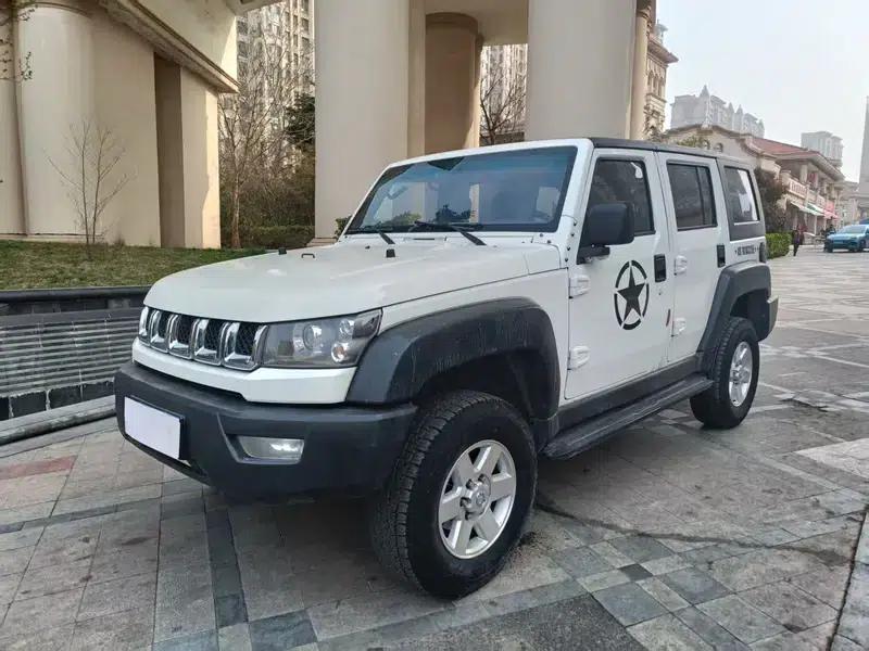 Beijing BJ40 2016 40L 2.0T Manual 2WD Luxury Edition — миниатюра 1