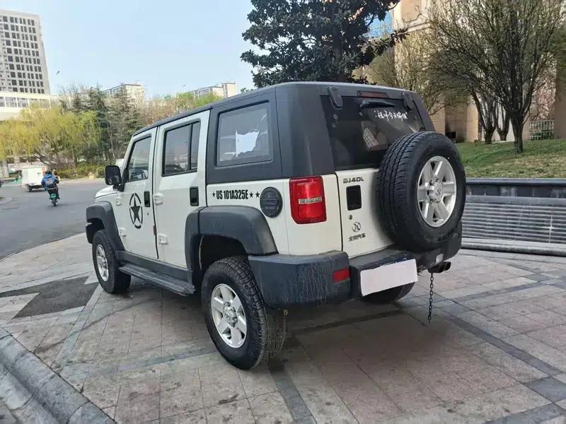 Beijing BJ40 2016 40L 2.0T Manual 2WD Luxury Edition — миниатюра 3