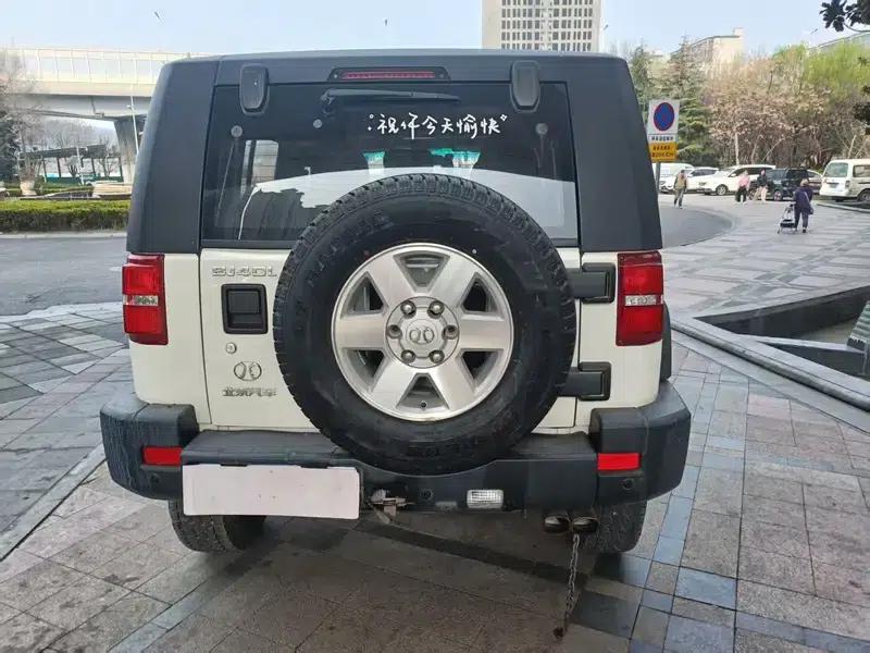 Beijing BJ40 2016 40L 2.0T Manual 2WD Luxury Edition — миниатюра 4