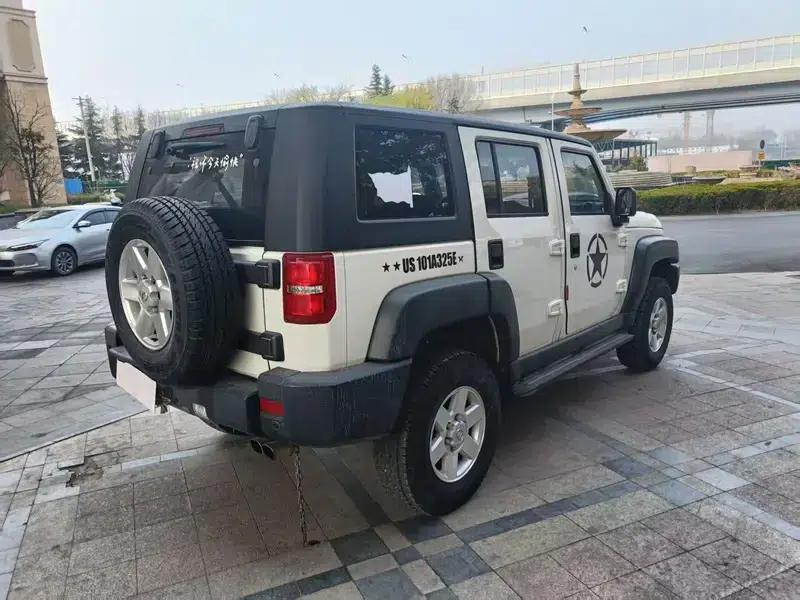 Beijing BJ40 2016 40L 2.0T Manual 2WD Luxury Edition — миниатюра 5