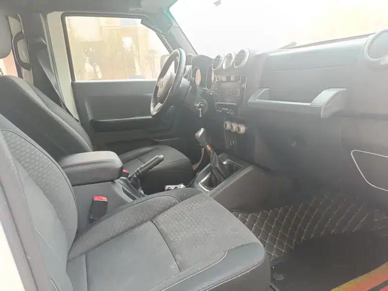 Beijing BJ40 2016 40L 2.0T Manual 2WD Luxury Edition — миниатюра 6