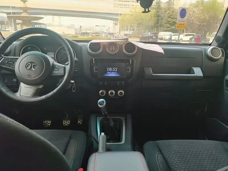 Beijing BJ40 2016 40L 2.0T Manual 2WD Luxury Edition — миниатюра 7