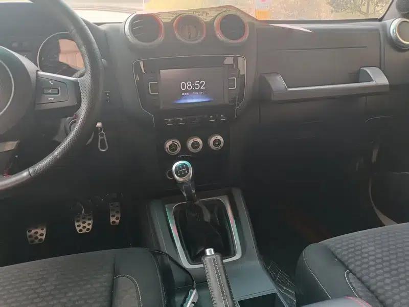 Beijing BJ40 2016 40L 2.0T Manual 2WD Luxury Edition — миниатюра 8