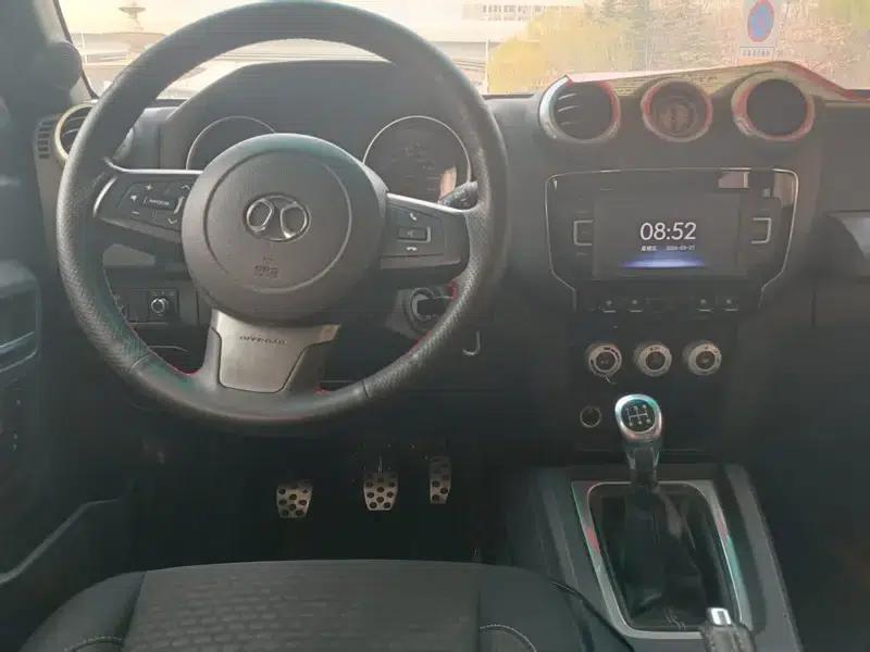 Beijing BJ40 2016 40L 2.0T Manual 2WD Luxury Edition — миниатюра 9