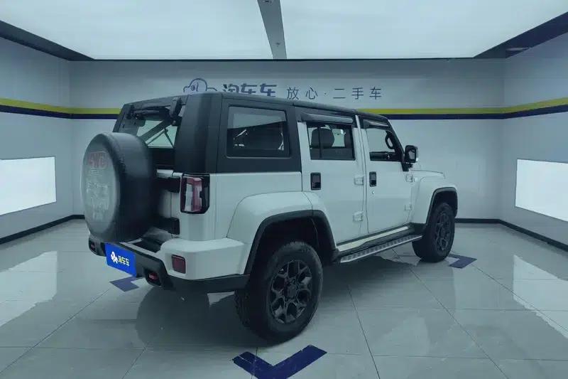 Beijing BJ40 2023 2.0D Automatic 4WD Blade Hero Edition (Hero Model) — миниатюра 3