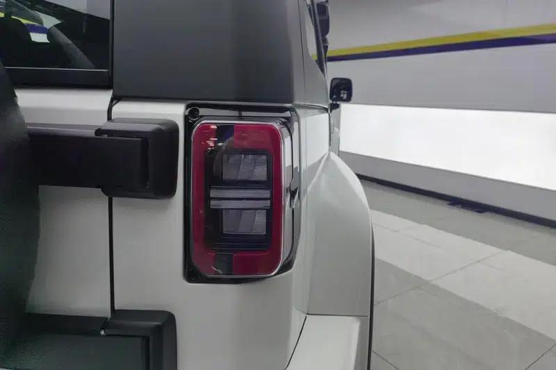 Beijing BJ40 2023 2.0D Automatic 4WD Blade Hero Edition (Hero Model) — миниатюра 5