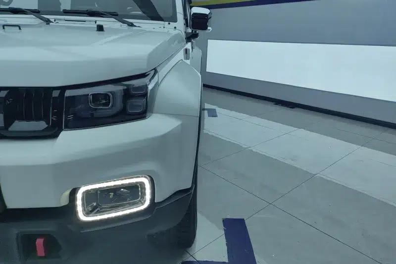 Beijing BJ40 2023 2.0D Automatic 4WD Blade Hero Edition (Hero Model) — миниатюра 9