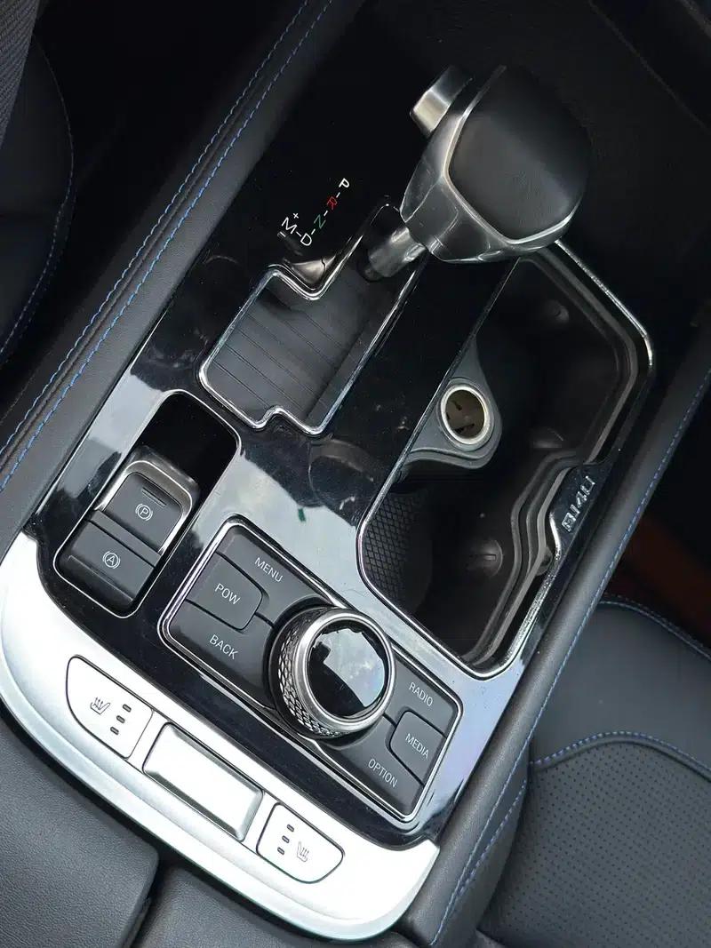 Beijing BJ40 2019 2.0T Automatic 4WD City Hunter Premium Edition (National V Emission Standard) — миниатюра 13