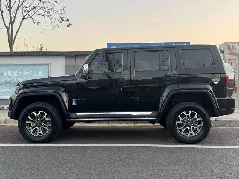 Beijing BJ40 2019 2.0T Automatic 4WD City Hunter Premium Edition (National V Emission Standard) — миниатюра 4